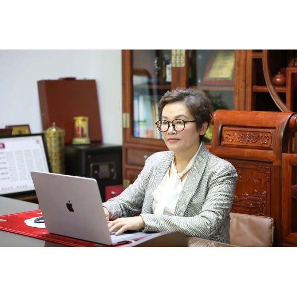 Her Power in Full Bloom: Cai Yulian of the Injection Molding Factory Shines on the Road to Entrepreneurship